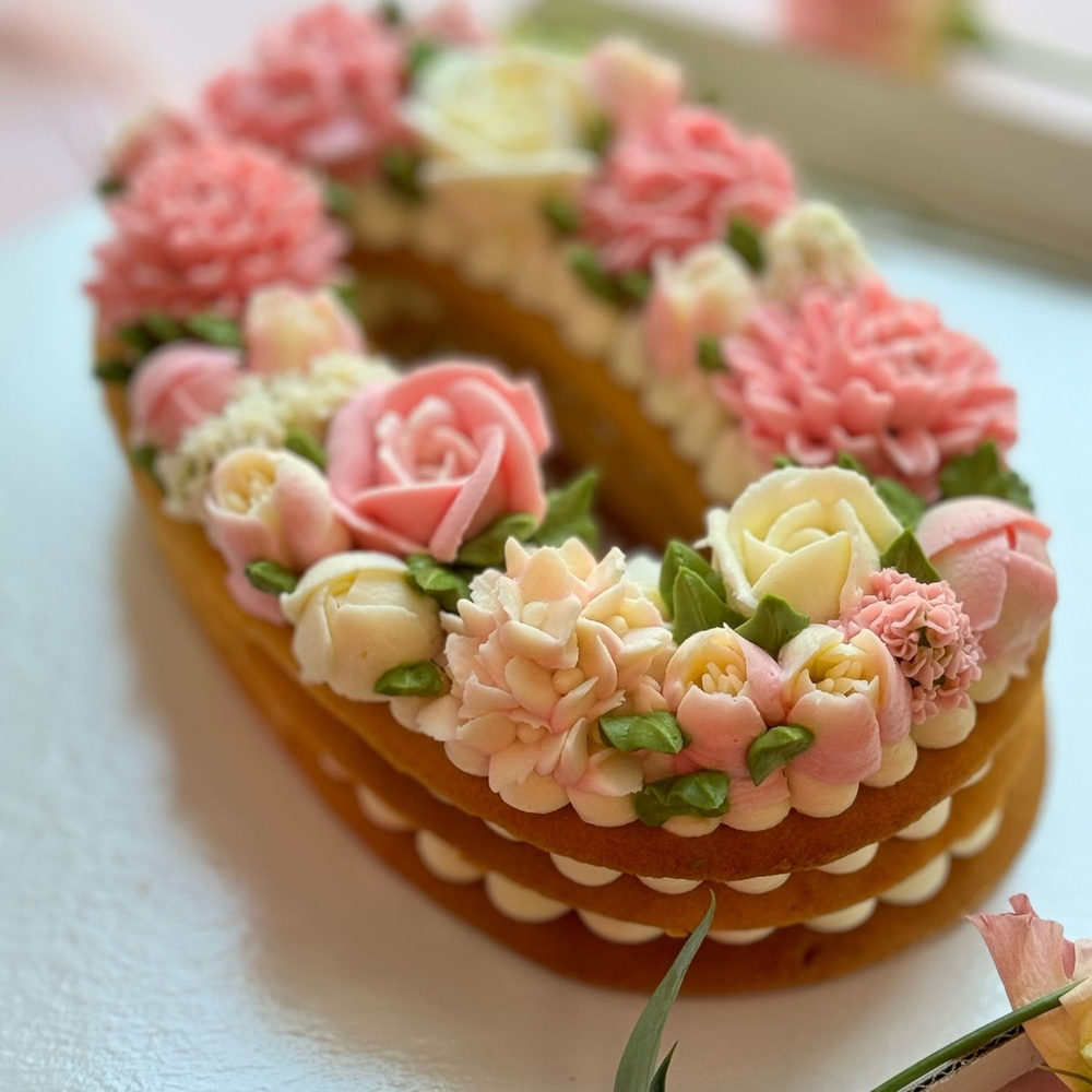 Торт «Медовик-цифра»: вкусный десерт с элегантным декором