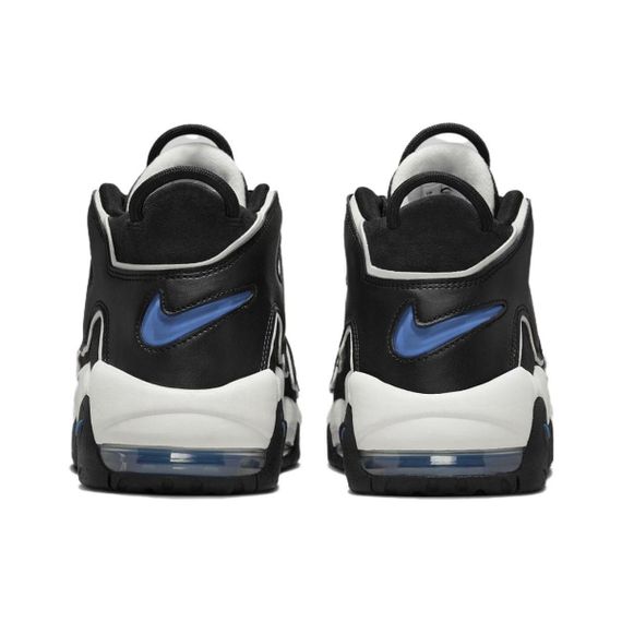 Nike Air Более современные Винтажные баскетбольные кроссовки СРЕДНЕГО размера Черно-белой расцветки.