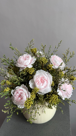 Композиция в кашпо Кермек