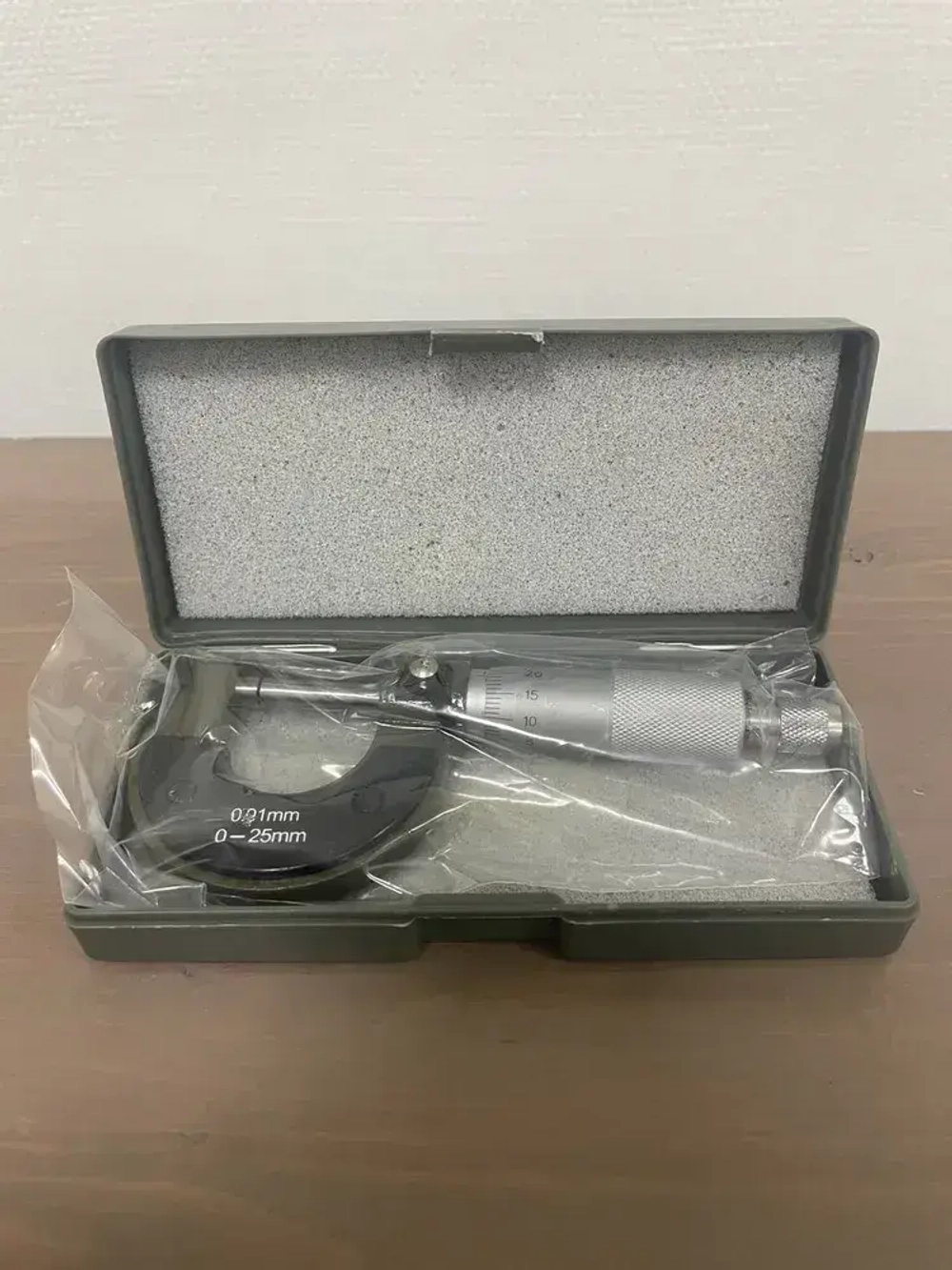 Микрометр механический 0-25 мм диапазон / 0.01 мм разрешение