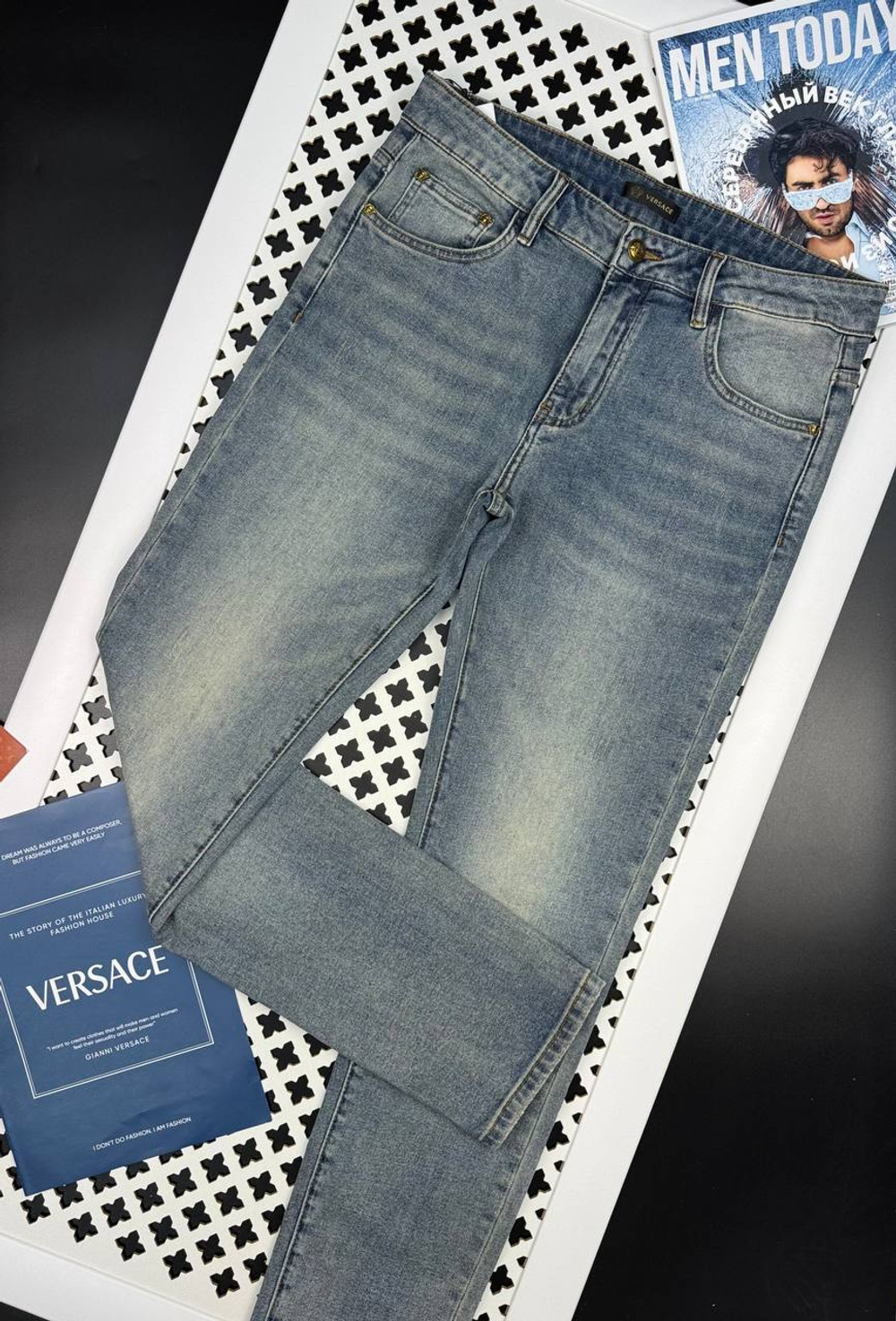 Джинсы Versace