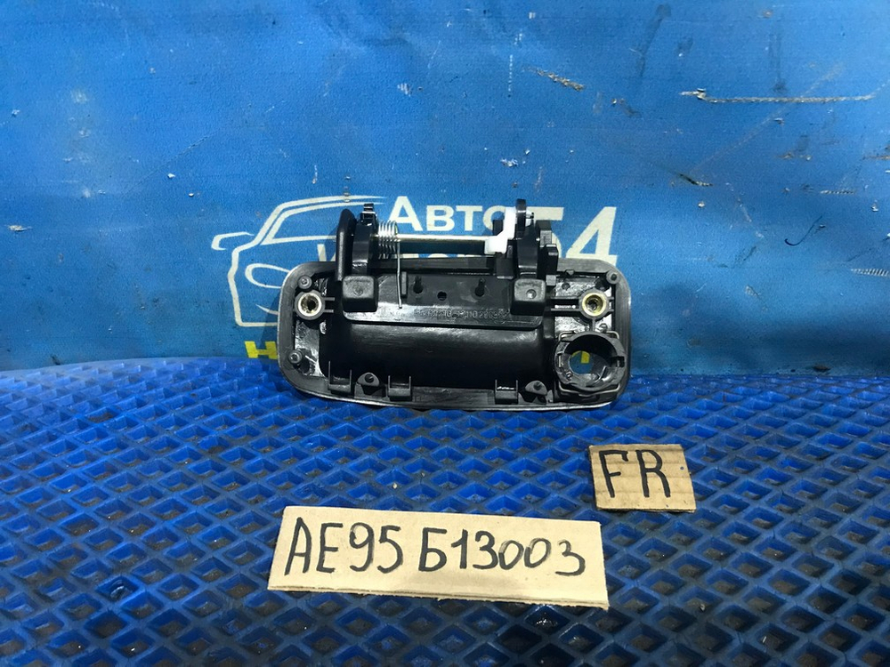 Ручка двери передней правой внешняя TOYOTA CARIB 1987-1996