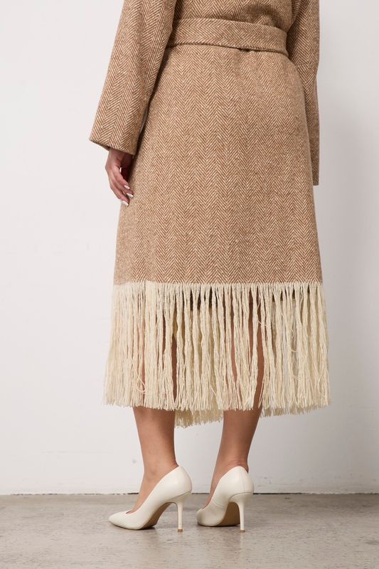 Пальто с бахромой в елочку