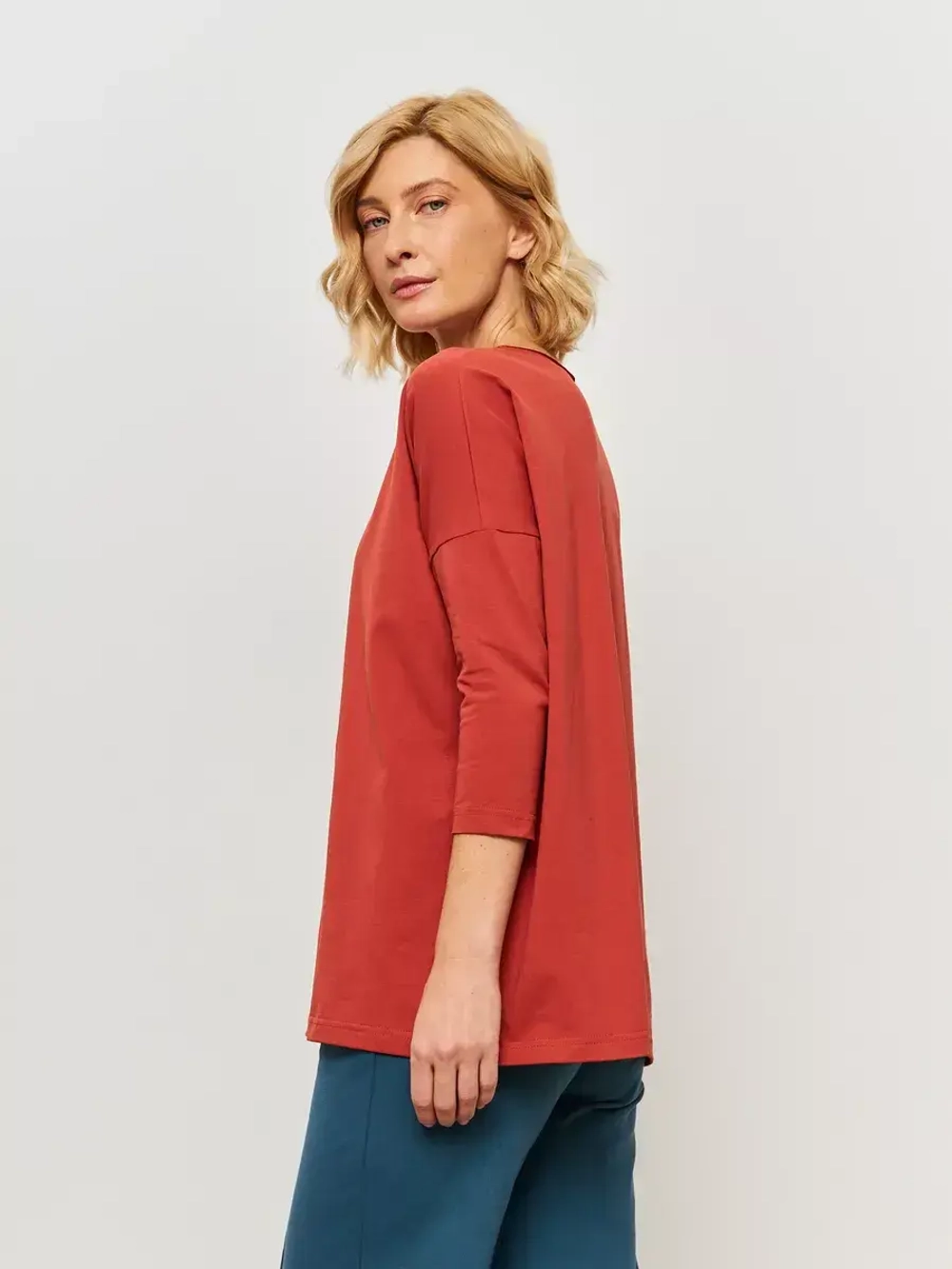 Лонгслив оверсайз с рукавом 3/4