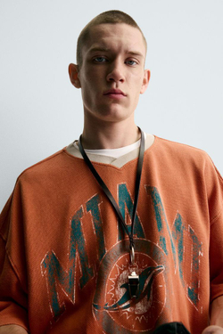 ZARA ФУТБОЛКА СТРУКТУРИРОВАННАЯ NFL MIAMI DOLPHINS, ОРАНЖЕВЫЙ