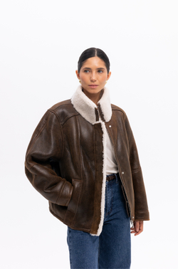 Короткая дубленка с эффектом старения