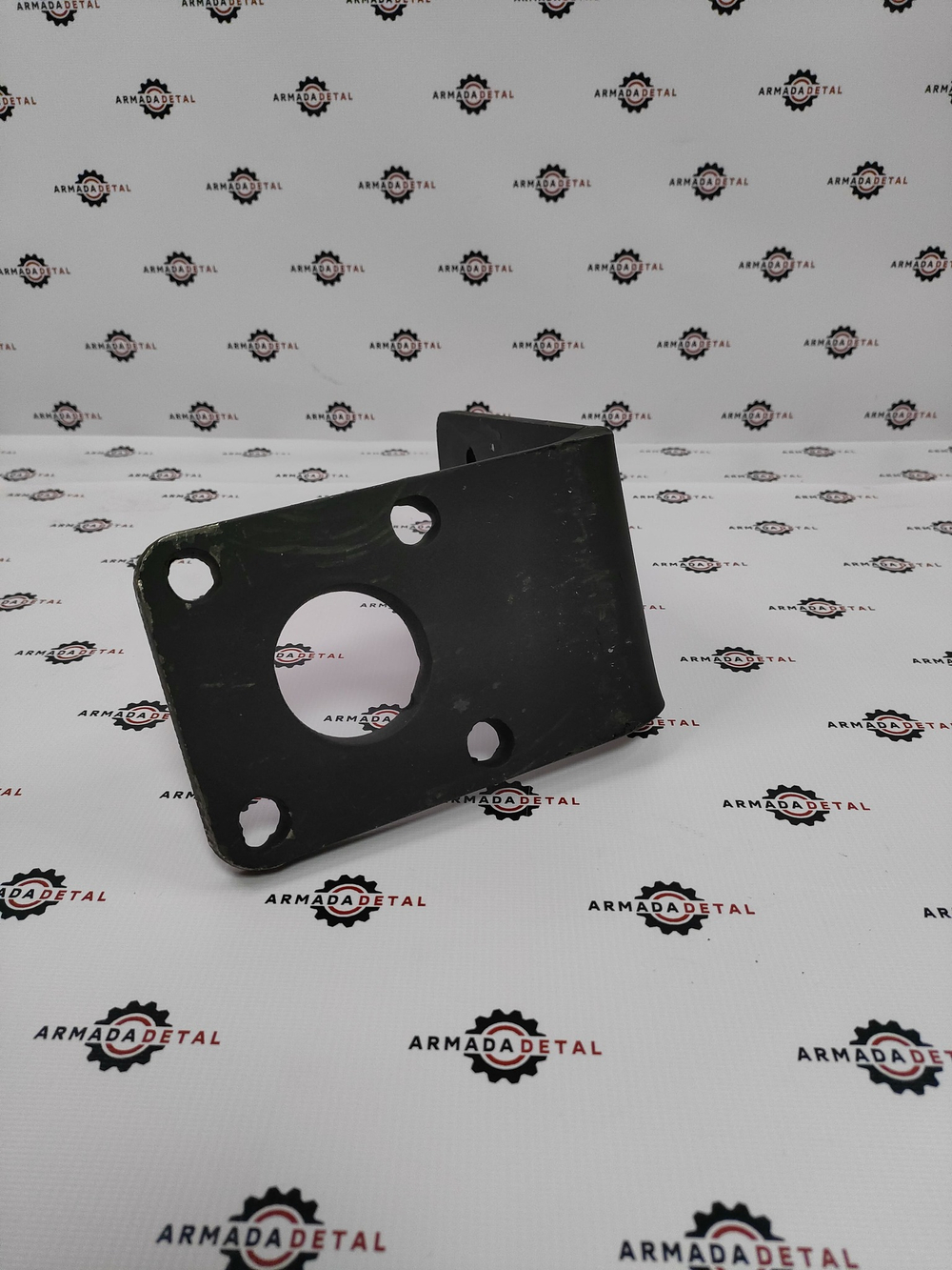 Кронштейн крыла 3CX (правый, уголок) | 331/31148 | Аналог