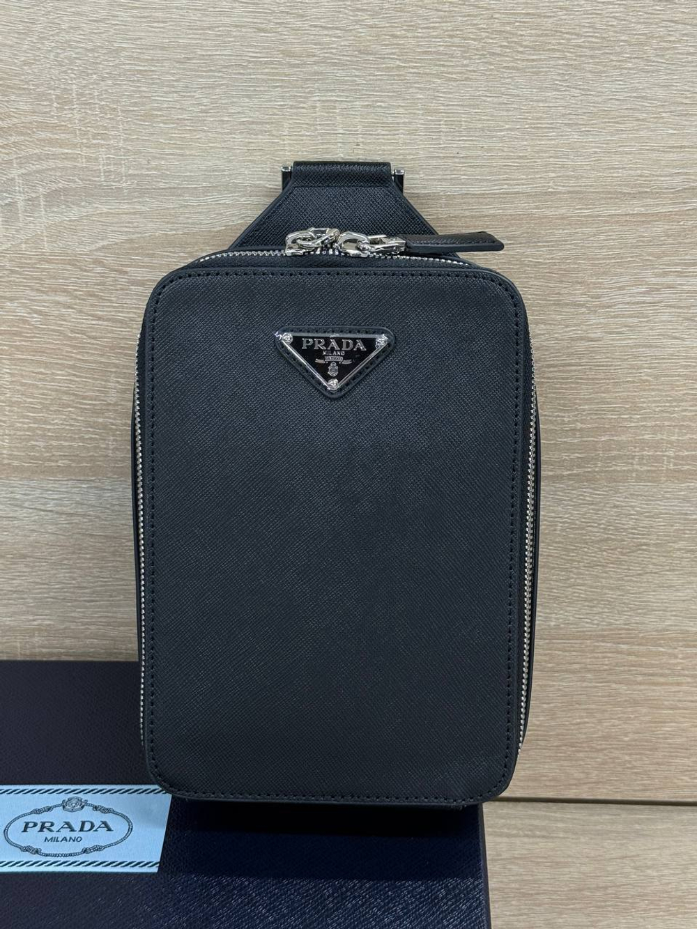 Сумка-слинг Prada