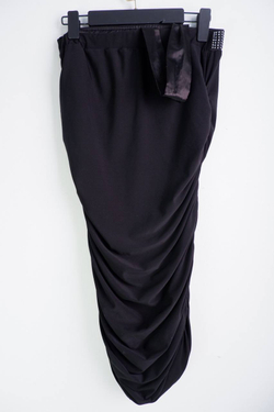 Платье с открытыми плечами и стразами, визуально 44 размер