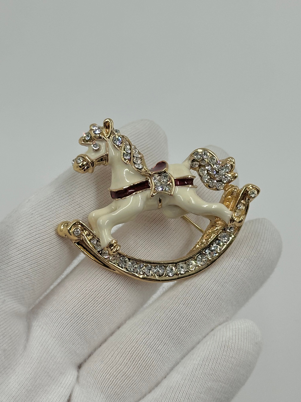 Брошь Лошадка OPC CN