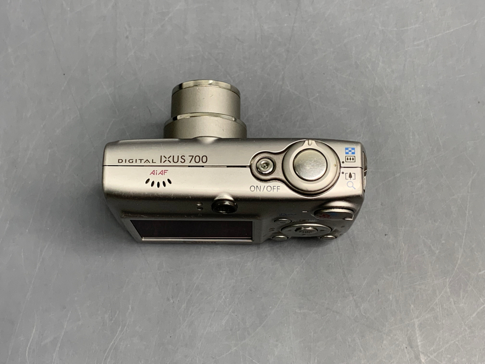 Canon IXUS 700, Нерабочий, Объектив не задвигает