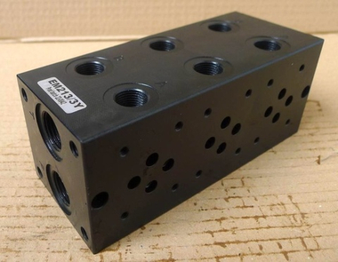 EM213/3Y-ST - Треххместная стальная присоединительная плита для гидравлических распределителей и клапанов CETOP03 (аналог DR06/30)