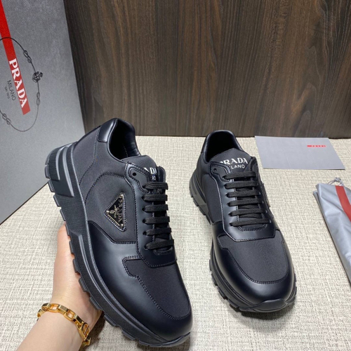 Кроссовки Prada