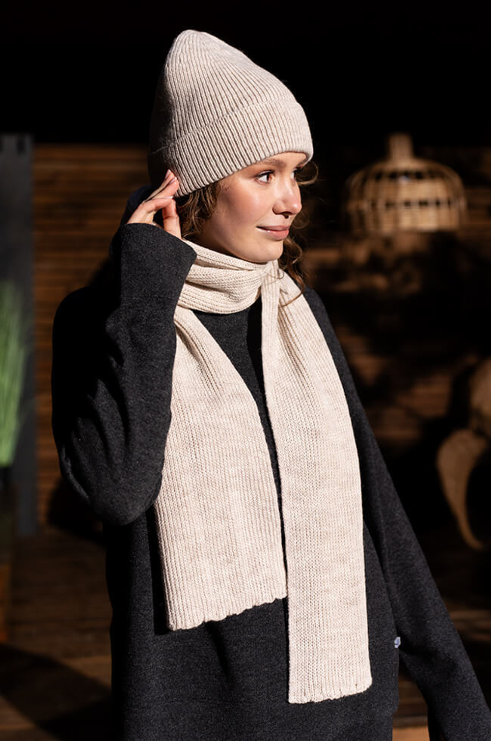 8402 Шарф женский (бежевый)