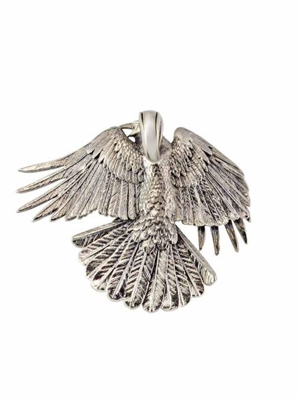 Фото подвески скандинавский ворон Одина из серебра вид с задней стороны.