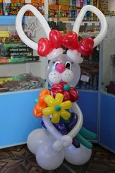 Зайка с цветами и сердечками