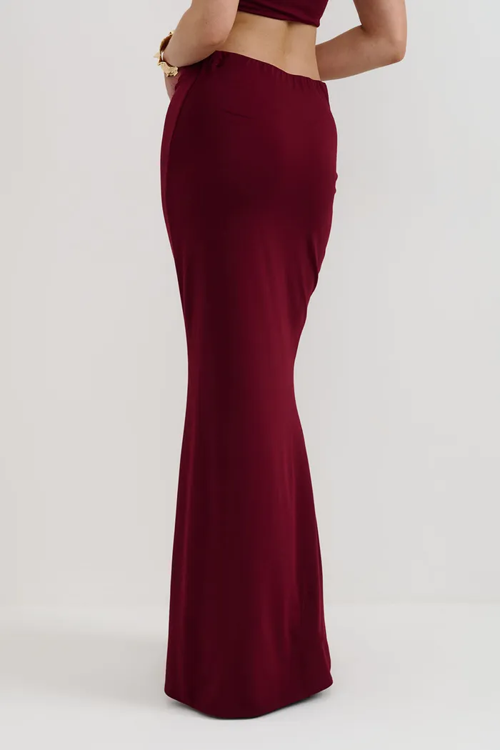 Юбка с драпировкой на бедрах из вискозы цвета бордо