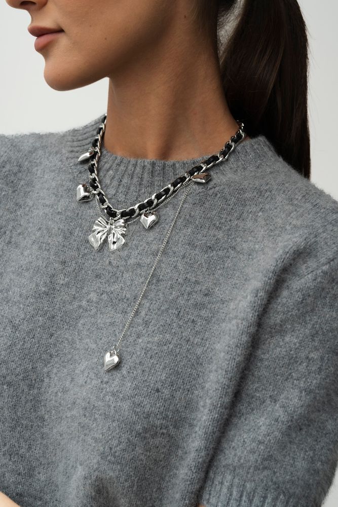 серебристый