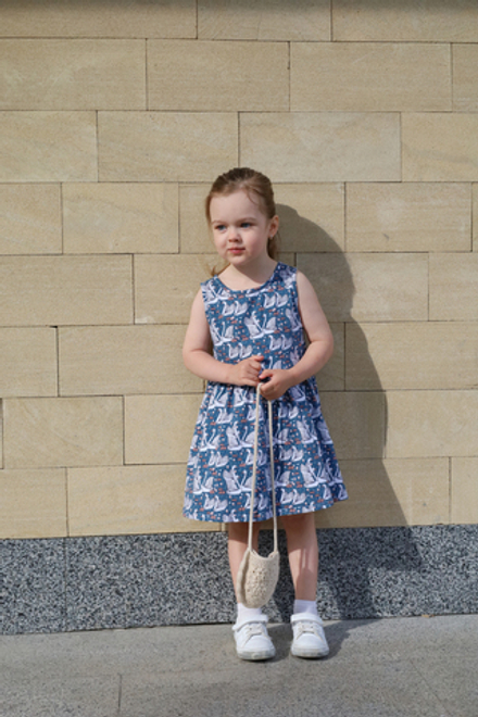 Платье без рукавов Mjölk Лебеди