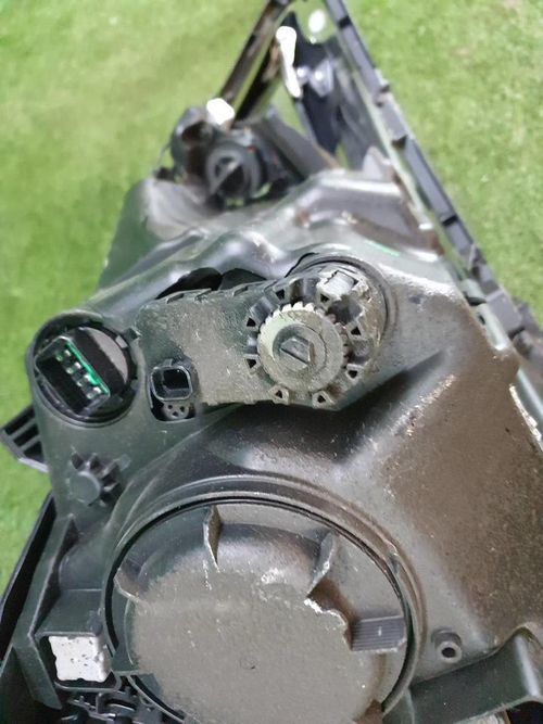 Битая Фара левая Kia Rio 4 (2020-н.в.) галоген