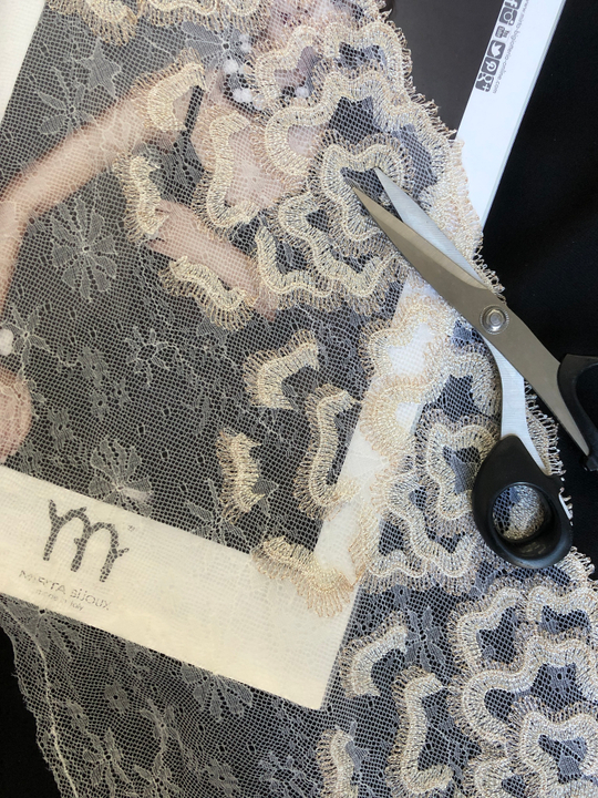 Кружево белое/крем, 24см, стрейч, гипюр с вышивкой