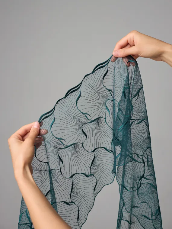 05-160 ОПТ Вышивка на неэл. сетке 24 см, сосна 1994