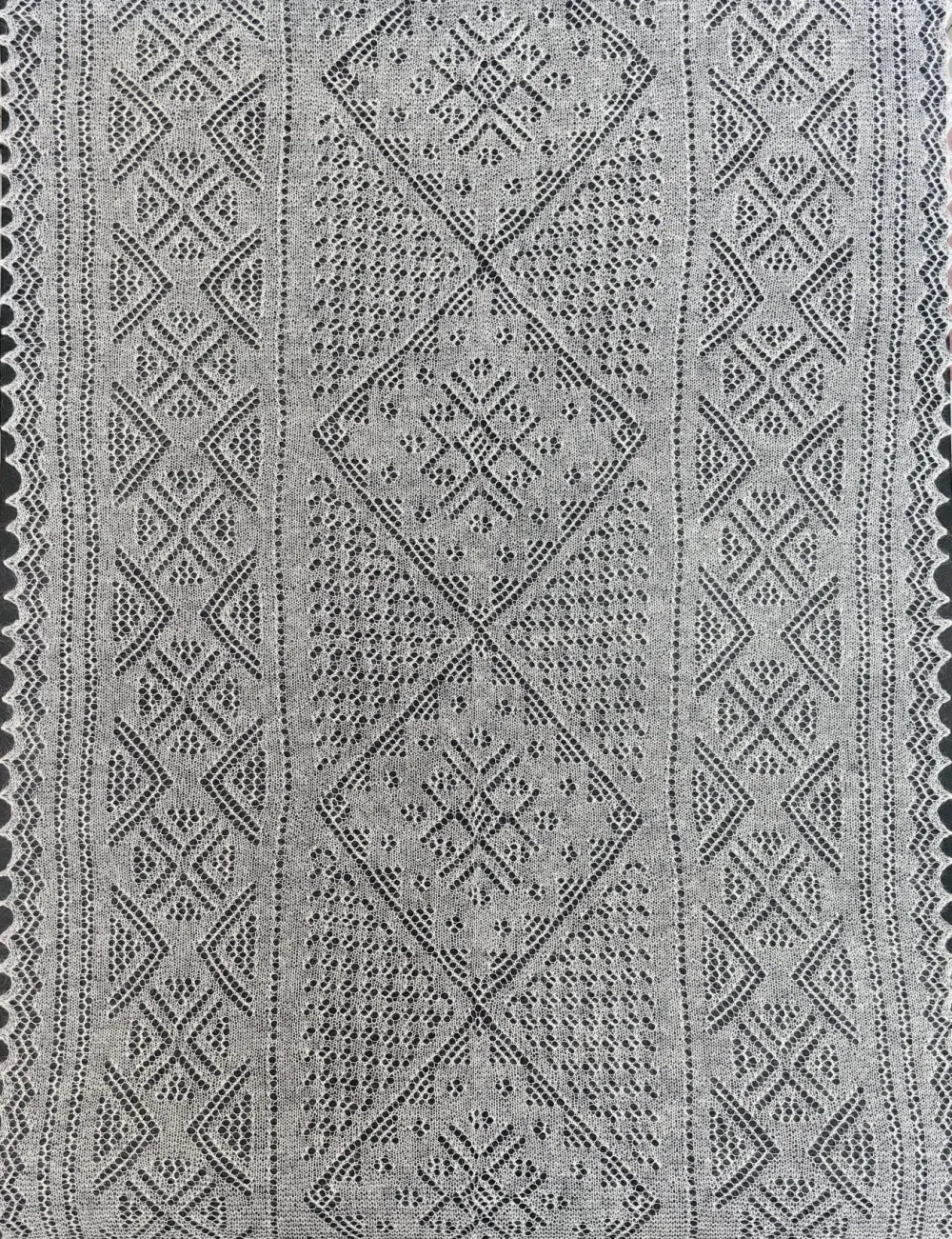 Оренбургский пуховый палантин А16070-02 экрю