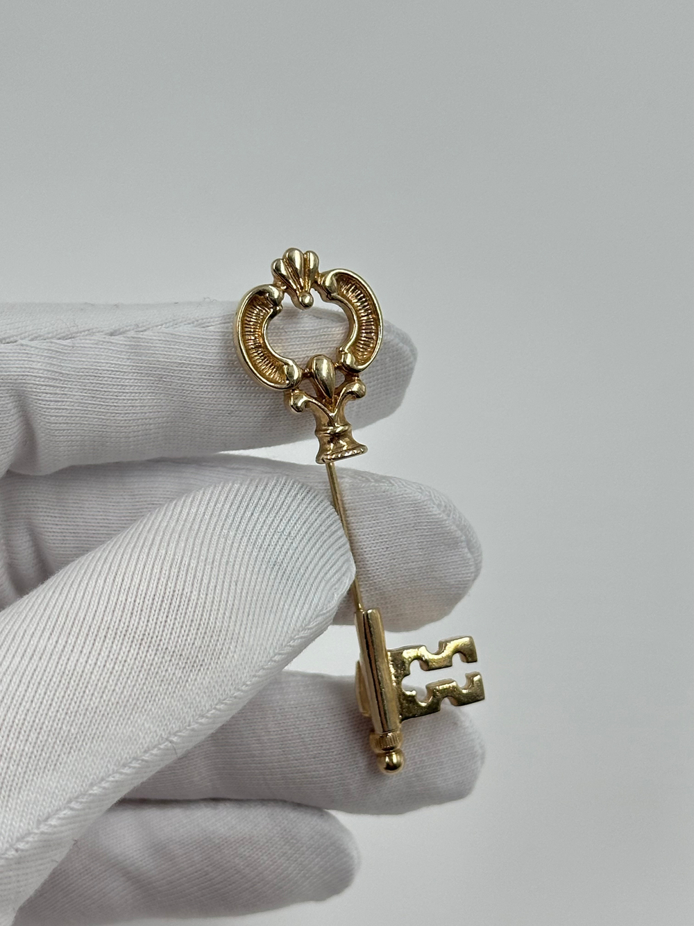 Брошь булавка Ключ Avon