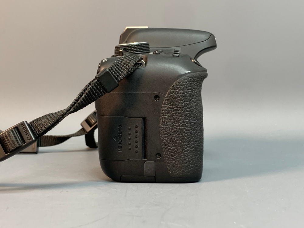 Canon EOS Rebel T6i(750D) kit EF-S 18-55mm IS STM