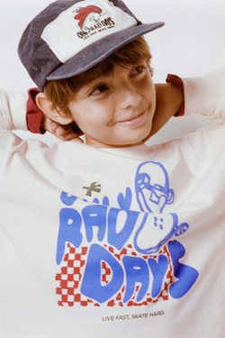 ZARA ФУТБОЛКА С ПРИНТОМ И НАШИВКОЙ, ЭКРЮ