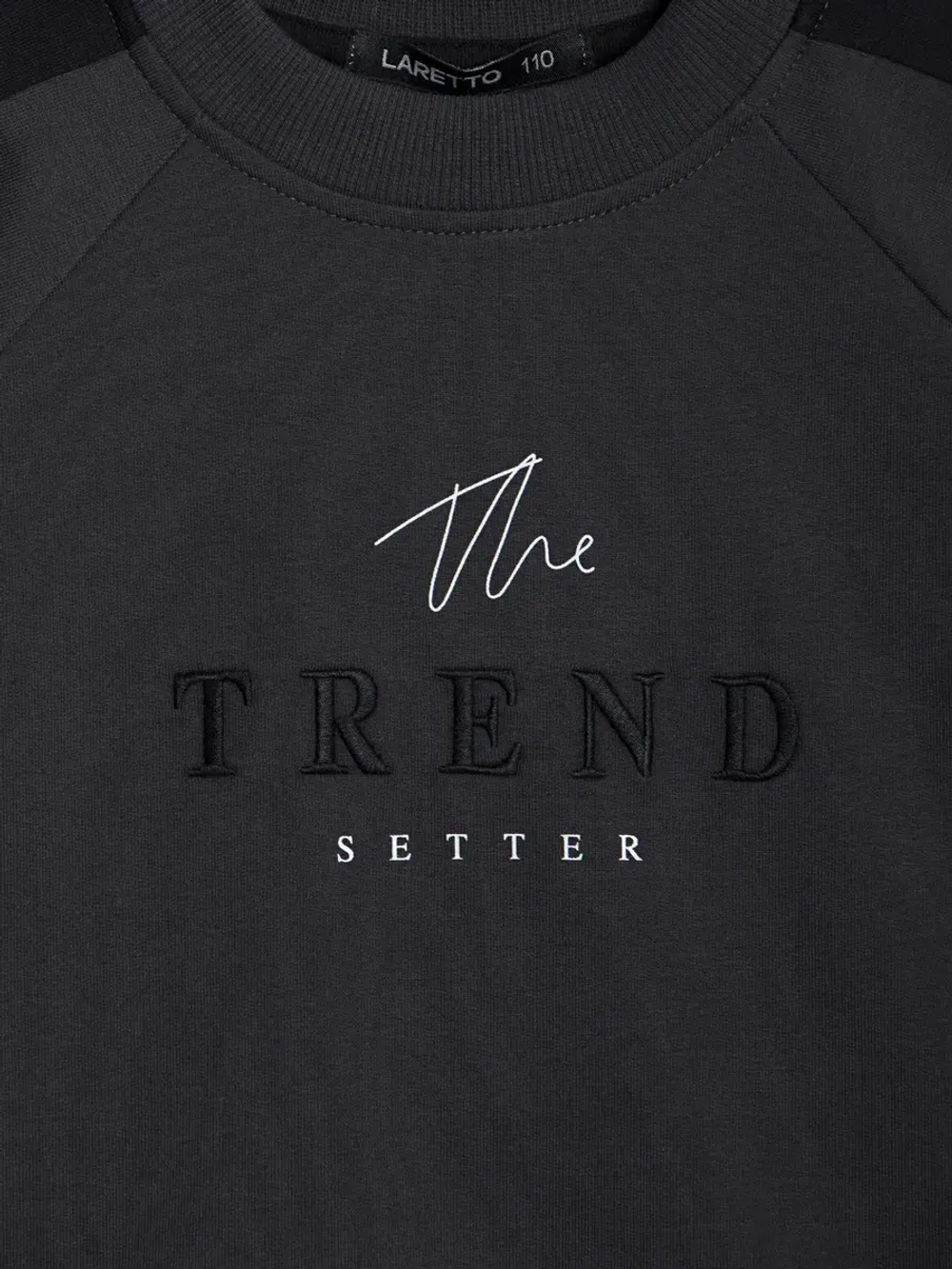 Спортивный костюм для девочки в школу