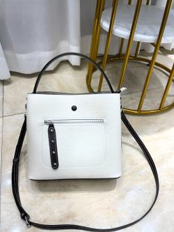 женская сумка на плечо из натуральной кожи