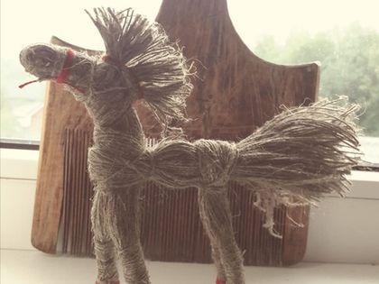 Приглашаем на выставку народных игрушек и мастер-класс «Солнечный конь»