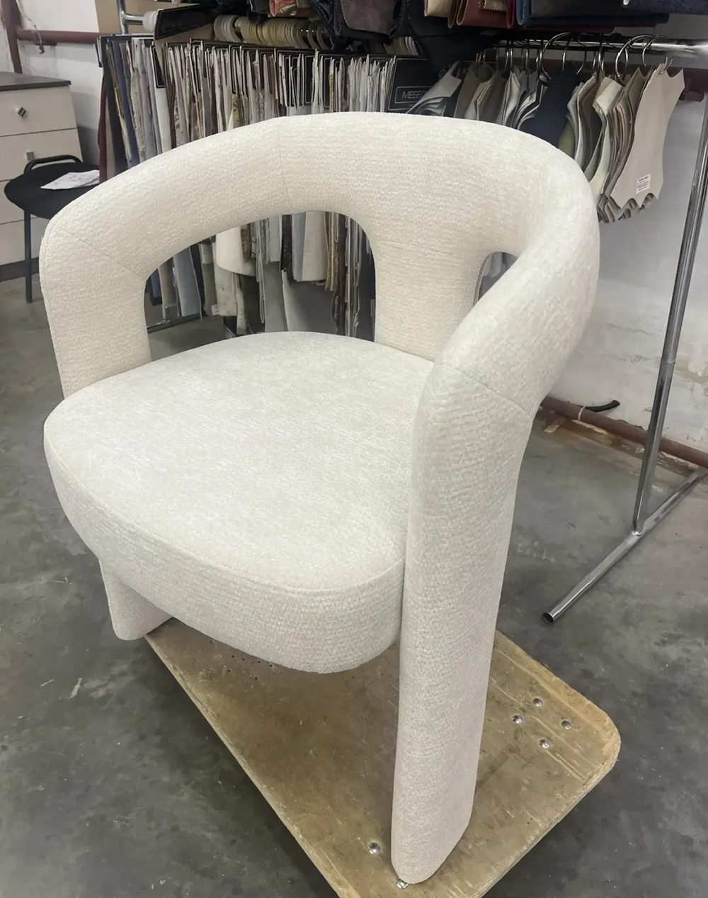 Стул М-City DISAUR Дива (Diva) 08 Светло-серый, ткань