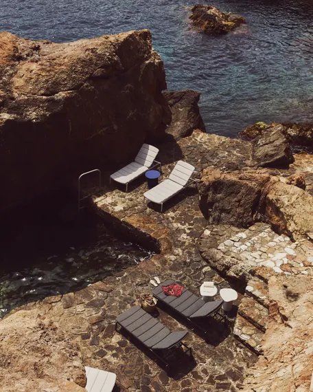 Алюминиевый шезлонг Marcona черный