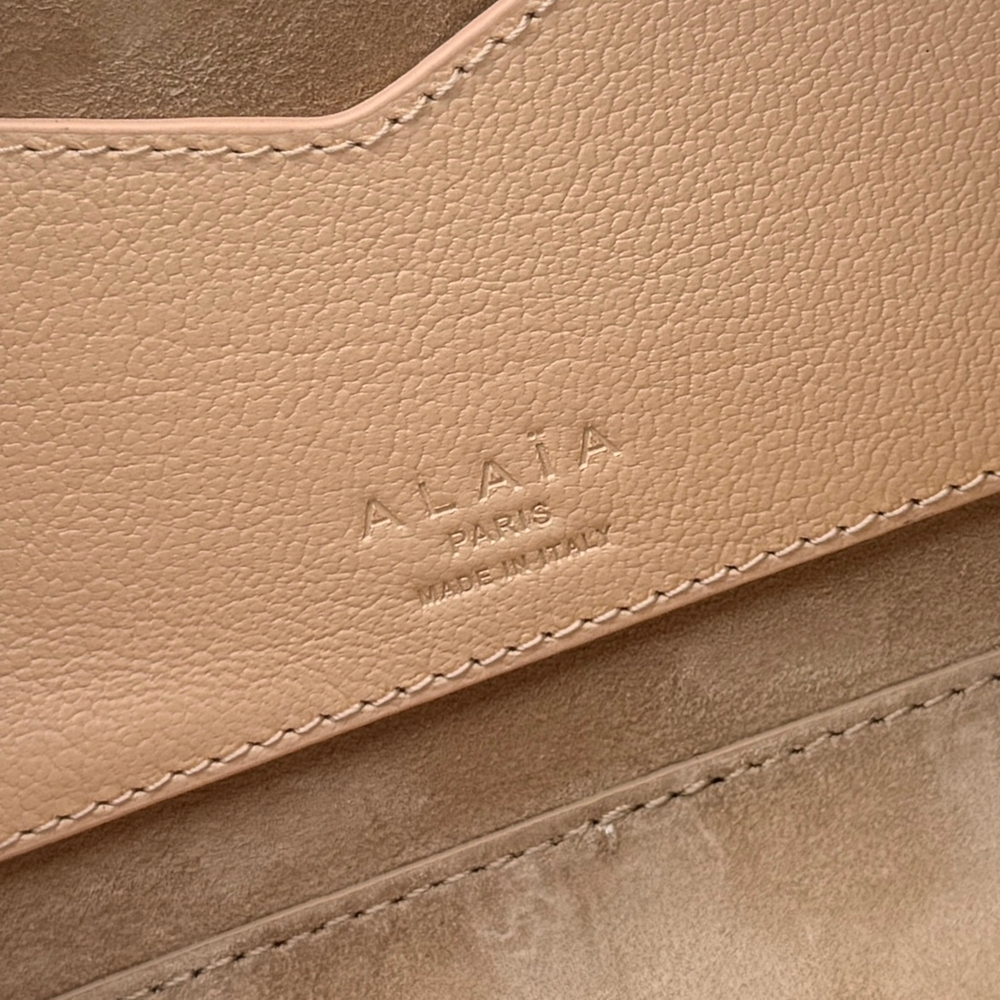 Alaia Le Teckel Medium Bag 33 cm