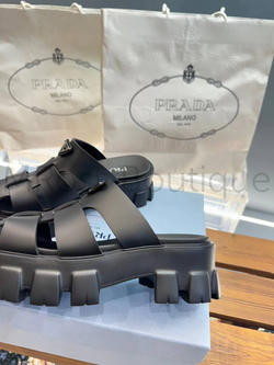Женские мюли Prada Monolith черного цвета на тракторной подошве