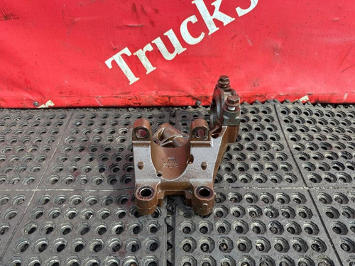 Кронштейн реактивной тяги левый 2019г.