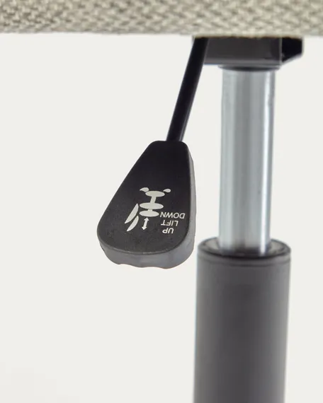 Рабочее кресло на колесиках Madina светло-серое