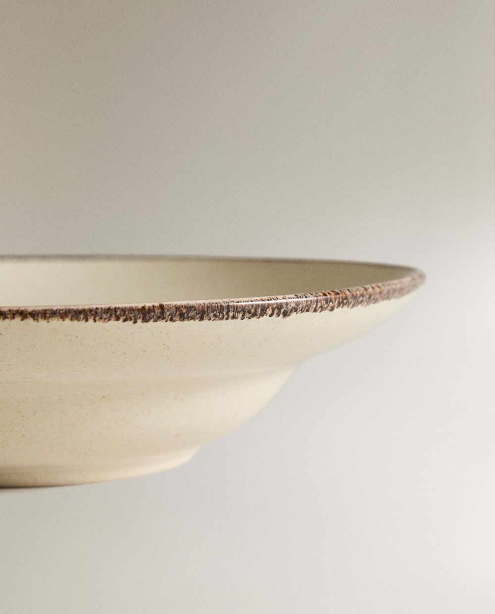Zara Home тарелка из каменной керамики, цвет бежевый, 25.5 см
