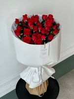 Букет моно из кустовых роз 9 шт в красном оттенке