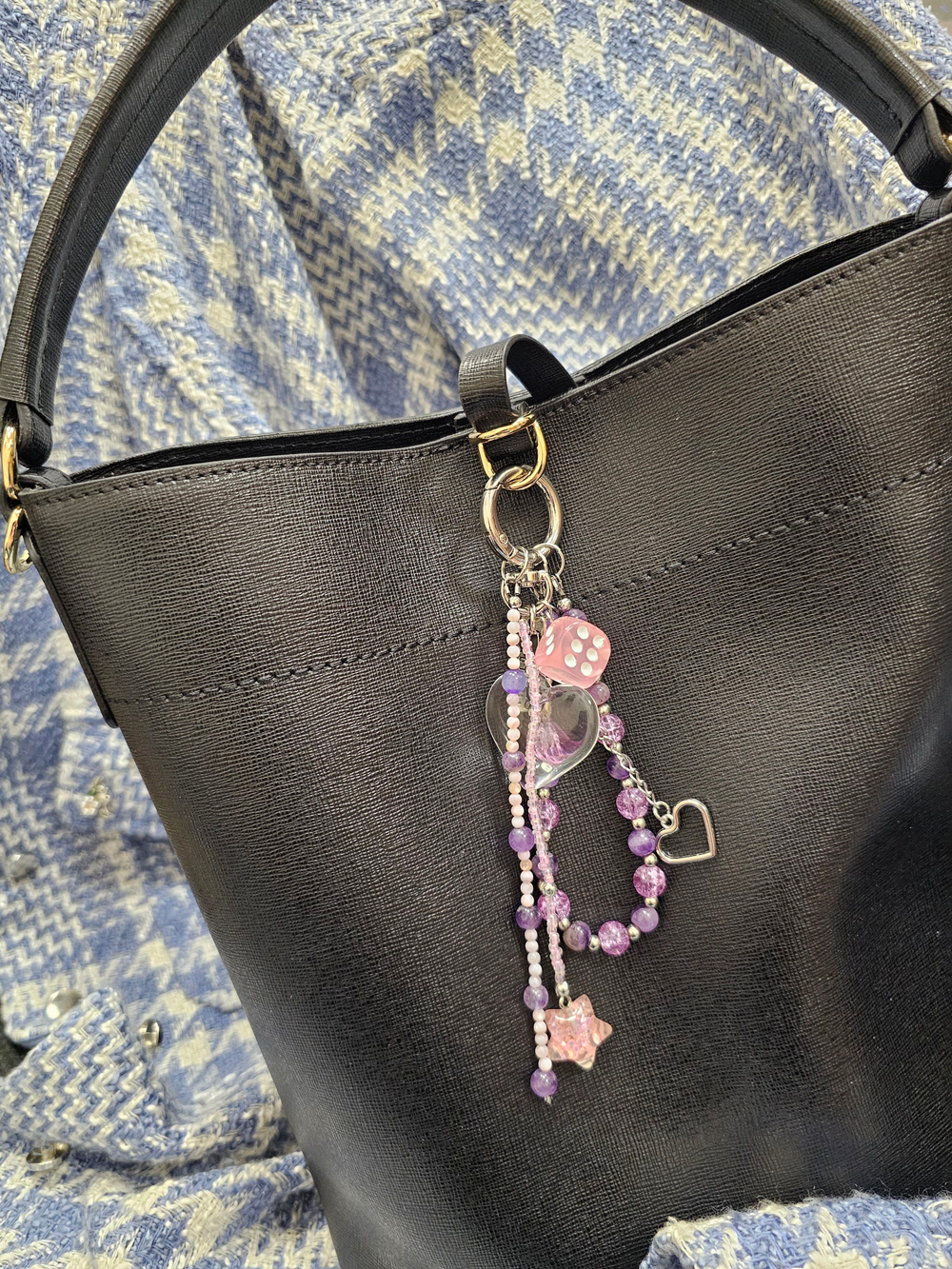 Обвес на сумку, брелок для ключей, подвеска авторская ручная работа с натуральными камнями "Фиолетовая нежность"