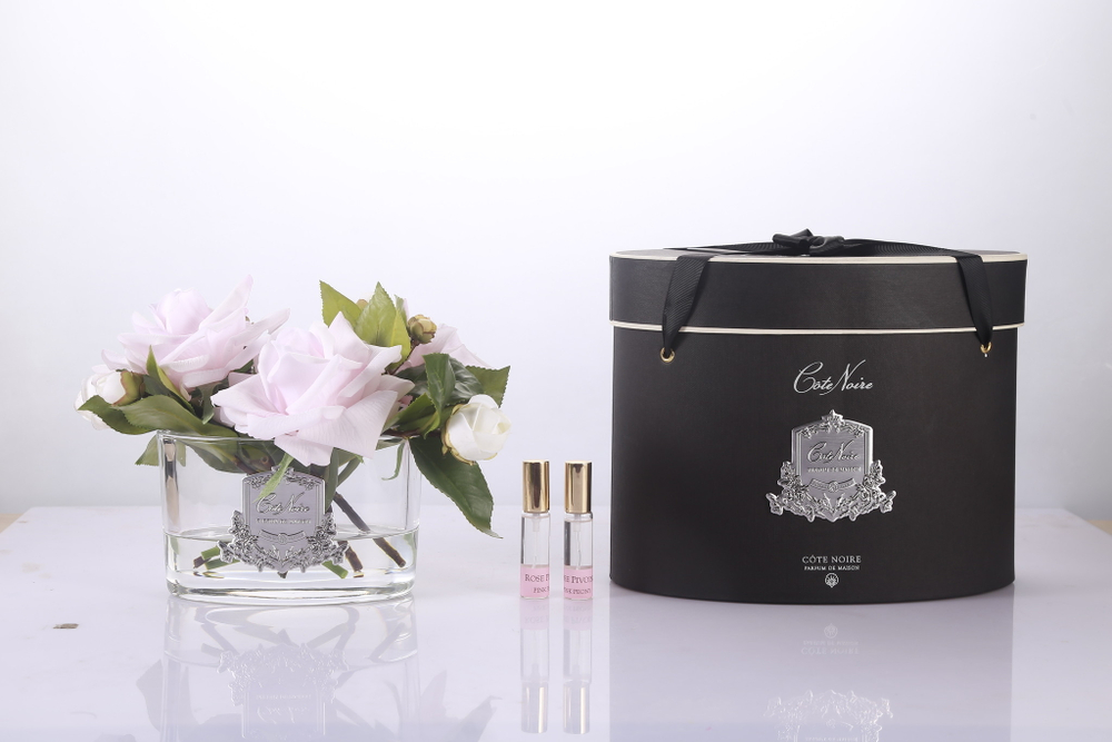 Букет роз ароматизированный в прозрачной вазе и 2 спрея Cote Noire Oval French Pink