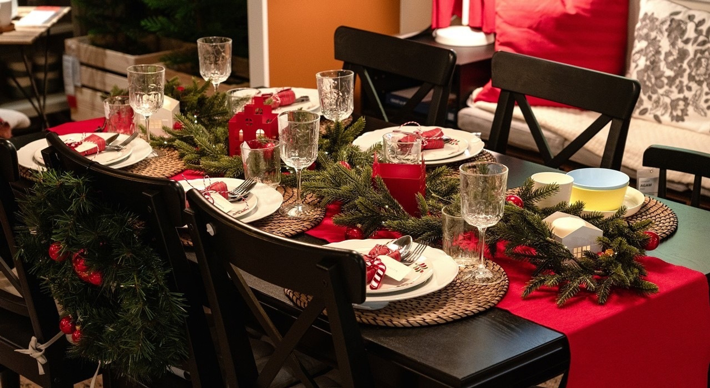 Скатерти и персонники IKEA для красивого стола в Калининграде