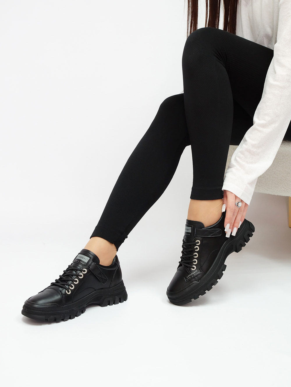 Кроссовки женские демисезонные