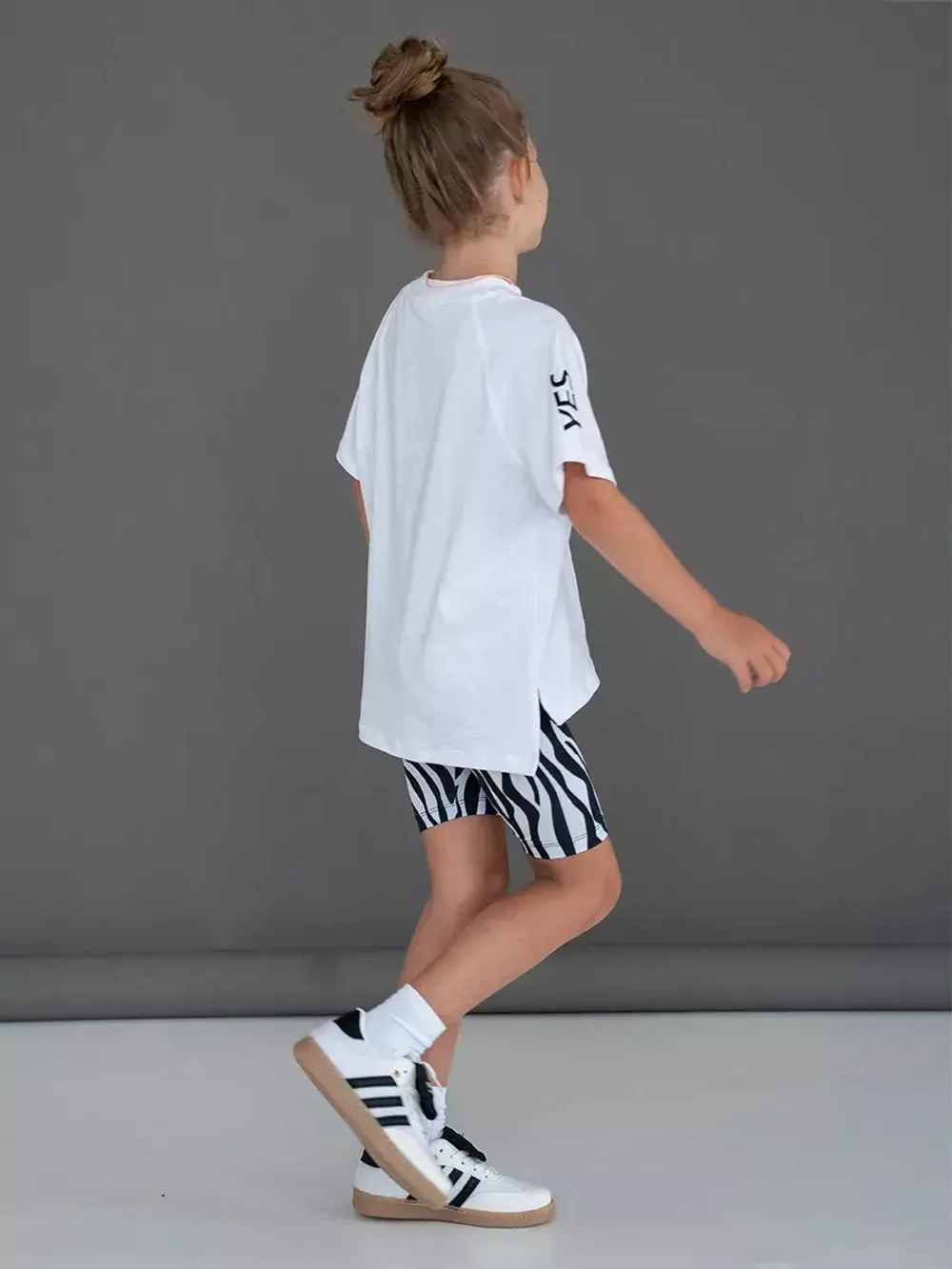 Спортивный костюм для девочки летний футболка и шорты