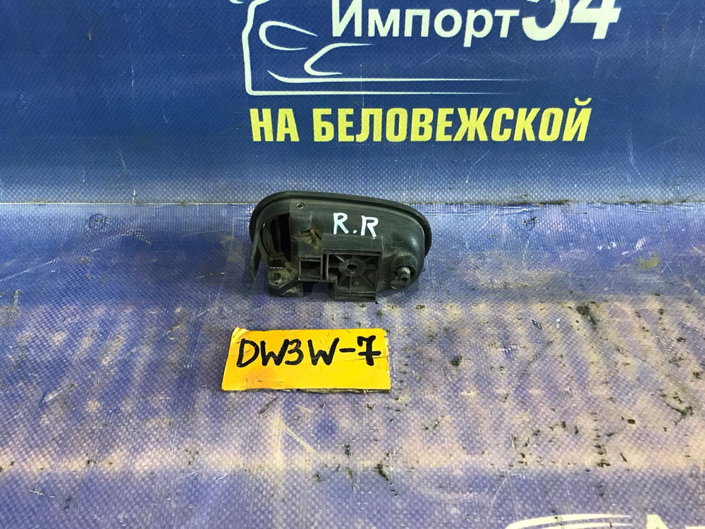 Ручка двери задней правой салонная MAZDA DEMIO 1998