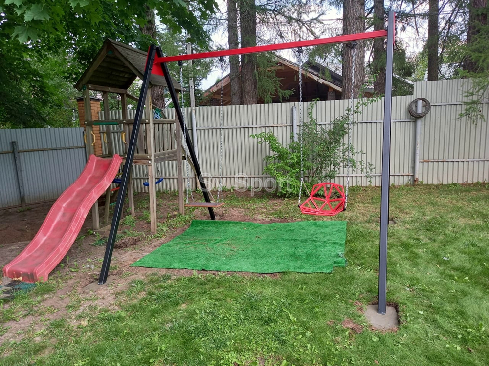 Монтаж уличных качелей Sv Sport с горкой