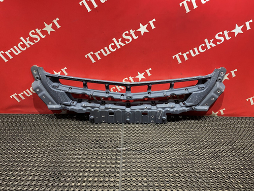 Бампер передний средняя часть 2023г