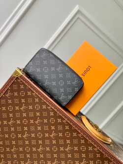 Louis Vuitton Zippy XL Wallet